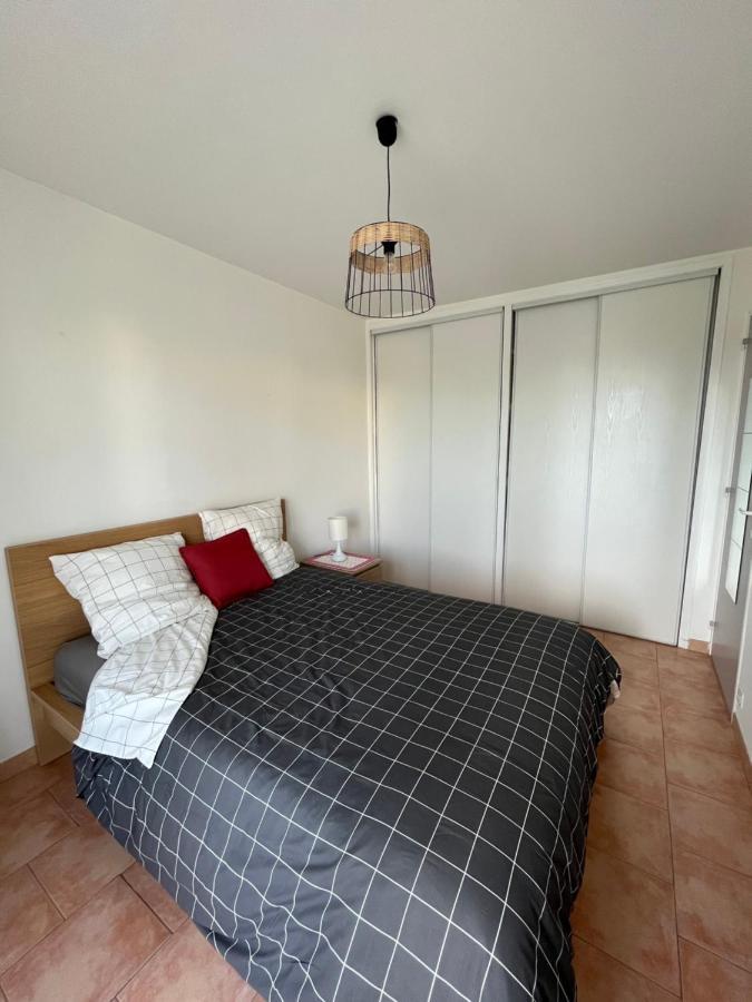 T2 Avec Terrasse & Parking A 5 Min Du Centre, 10 Min Des Plages Hyères Zewnętrze zdjęcie